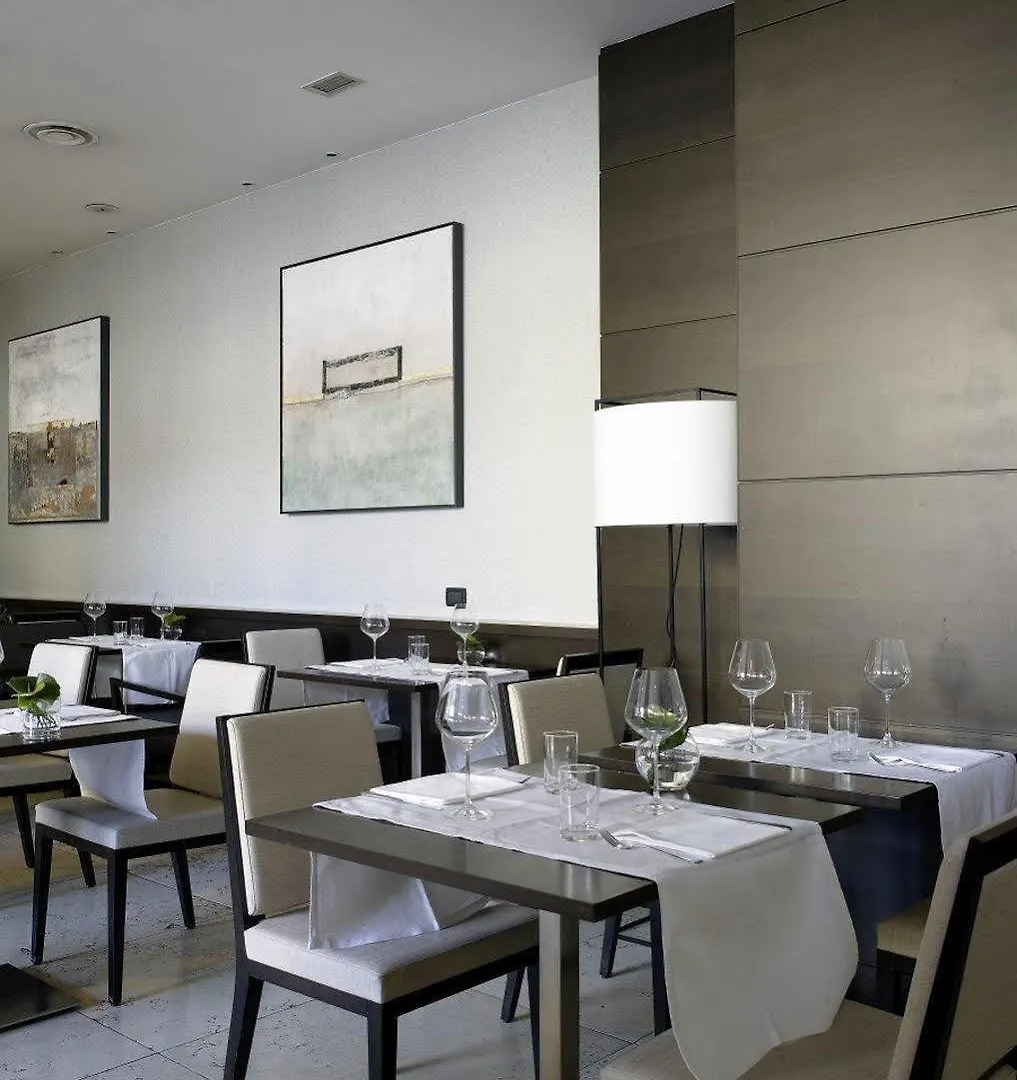 Отель Nh Collection Porta Nuova Милан